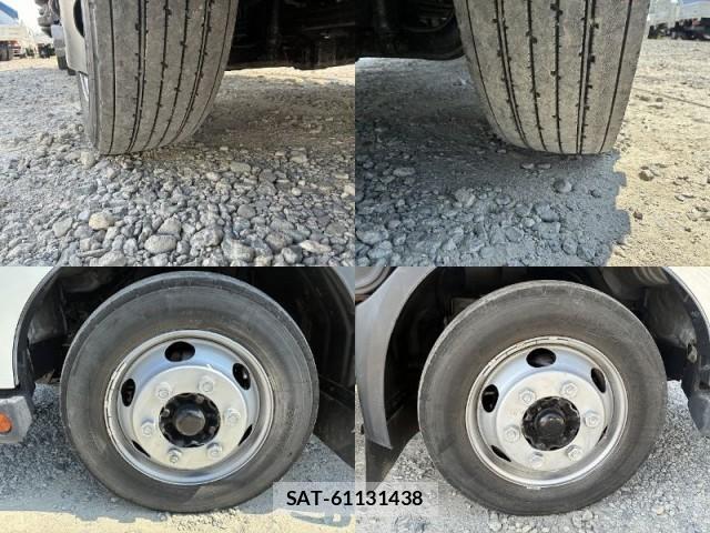 Hino DUTRO 2018-03 8330135-12