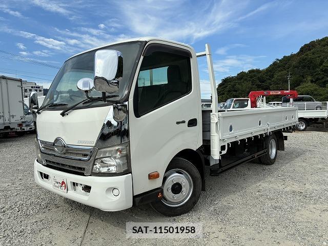 Hino DUTRO 2013-10 8330136-0