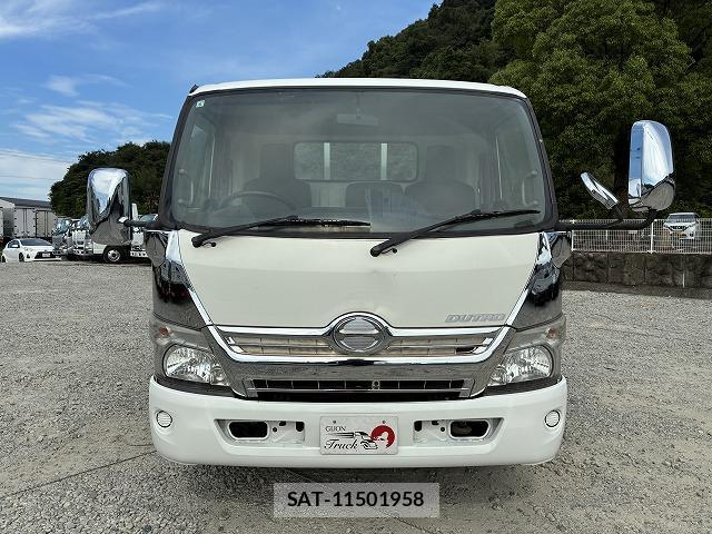 Hino DUTRO 2013-10 8330136-1
