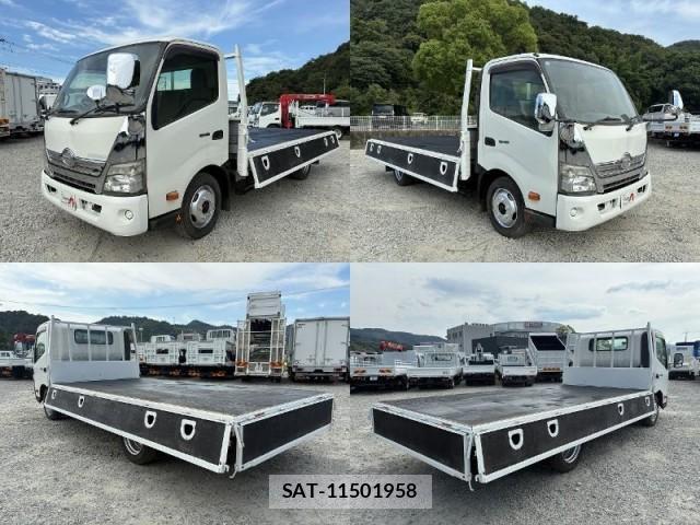 Hino DUTRO 2013-10 8330136-4