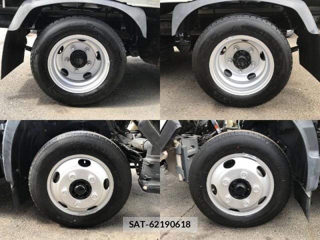 Hino DUTRO 2020-03 8330171-13