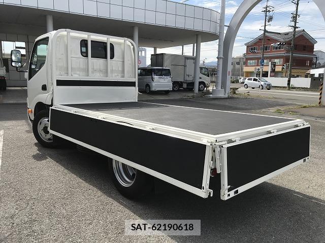 Hino DUTRO 2020-03 8330171-7