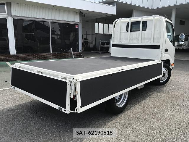 Hino DUTRO 2020-03 8330171-9