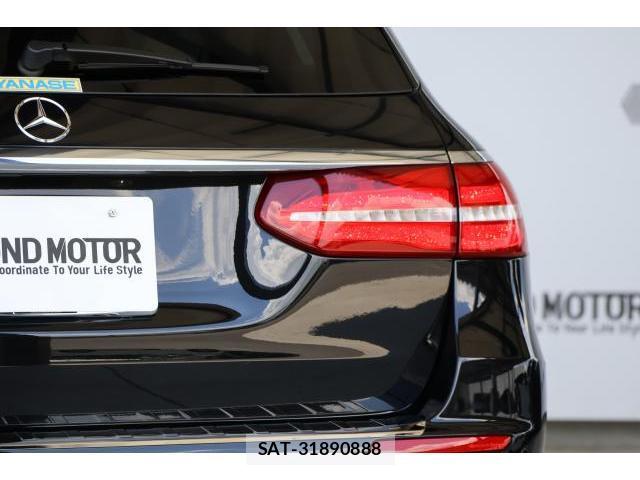 Mercedes Benz E-CLASS 2017-12 8329001-12