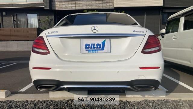 Mercedes Benz E-CLASS 2021-03 8329275-1