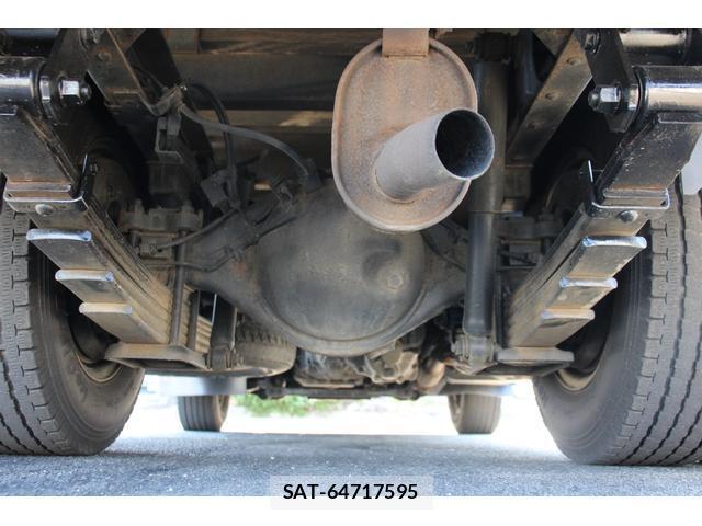 Isuzu ELF TRUCK 2013-04 8327815-4