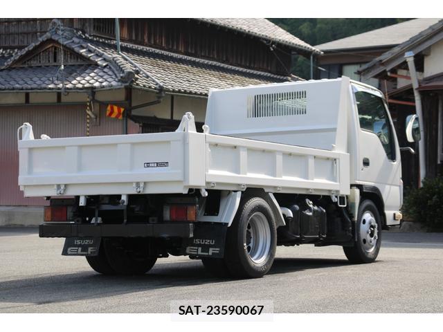 Isuzu ELF TRUCK 2013-11 8327819-1