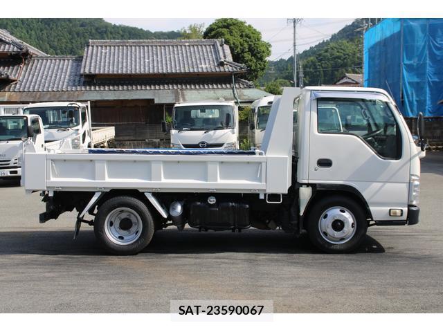 Isuzu ELF TRUCK 2013-11 8327819-9
