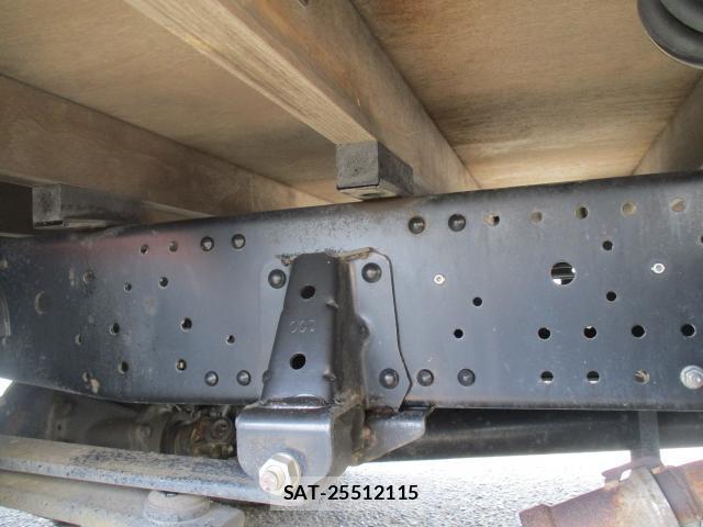 Isuzu ELF TRUCK 2016-02 8328860-4