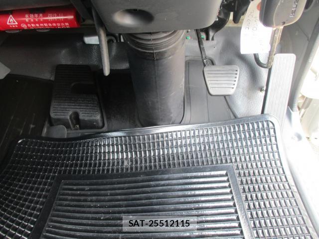 Isuzu ELF TRUCK 2016-02 8328860-7