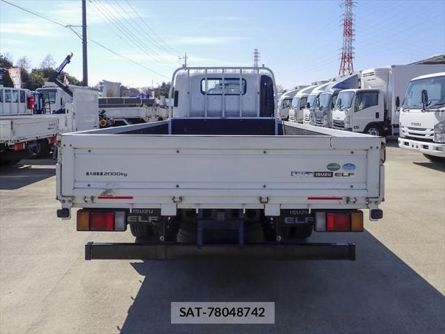 Isuzu ELF TRUCK 2017-03 8330686-1