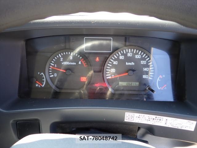 Isuzu ELF TRUCK 2017-03 8330686-2
