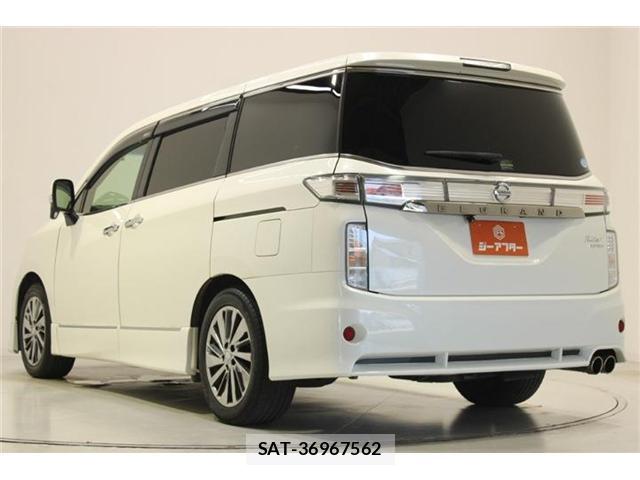 Nissan ELGRAND 2014-08 8327931-10