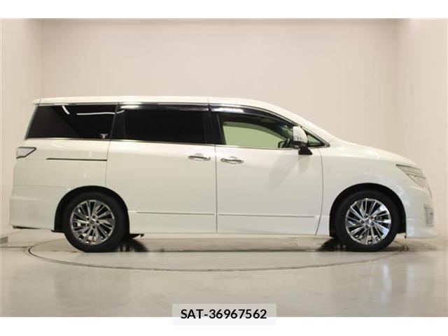 Nissan ELGRAND 2014-08 8327931-13