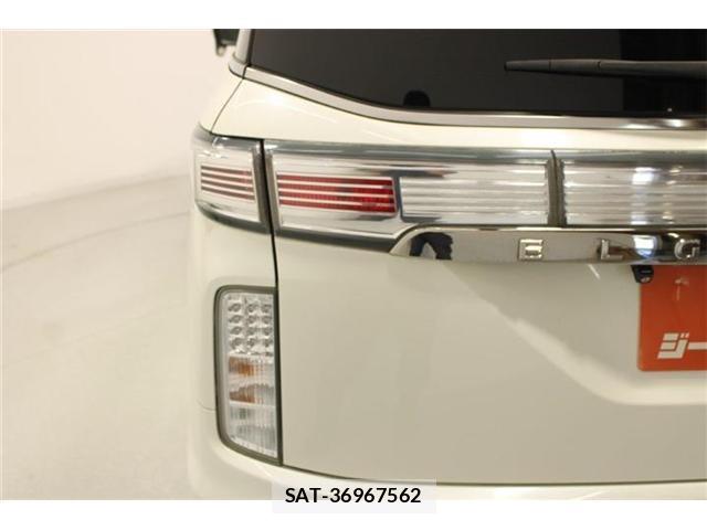 Nissan ELGRAND 2014-08 8327931-19