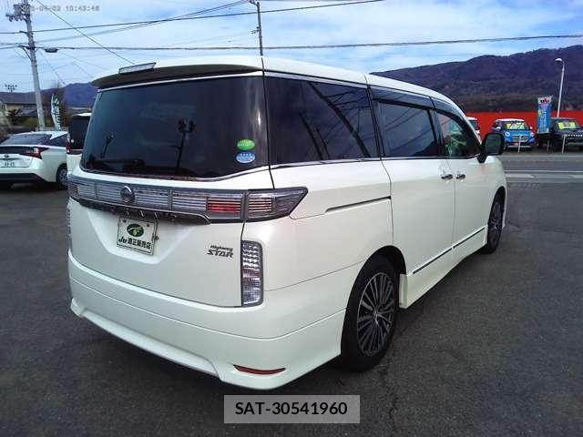 Nissan ELGRAND 2016-03 8328054-1