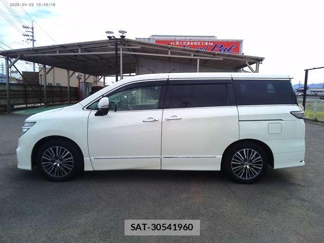 Nissan ELGRAND 2016-03 8328054-10