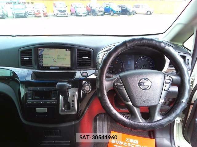 Nissan ELGRAND 2016-03 8328054-2