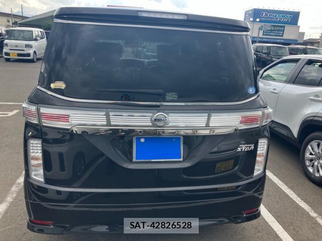 Nissan ELGRAND 2014-02 8328894-1