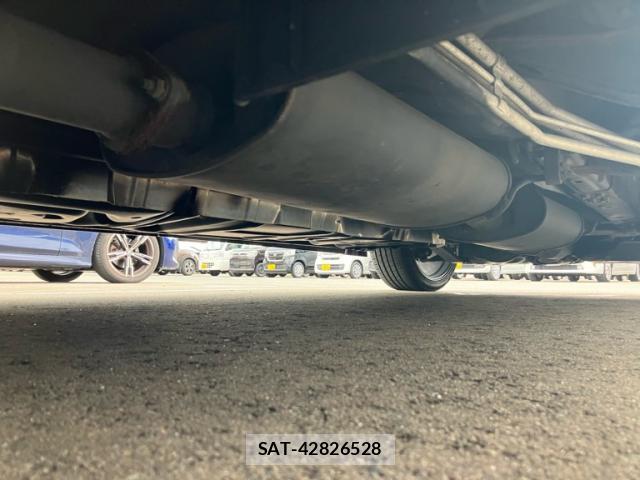 Nissan ELGRAND 2014-02 8328894-11