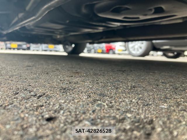 Nissan ELGRAND 2014-02 8328894-14