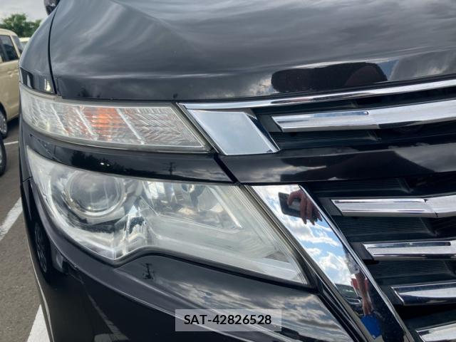 Nissan ELGRAND 2014-02 8328894-15