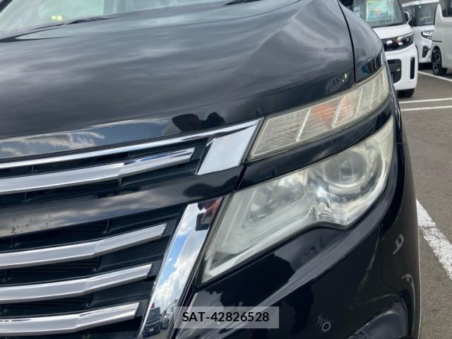 Nissan ELGRAND 2014-02 8328894-16