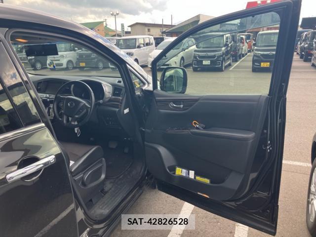 Nissan ELGRAND 2014-02 8328894-17