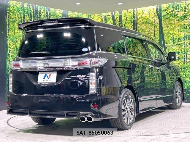 Nissan ELGRAND 2017-03 8329042-16