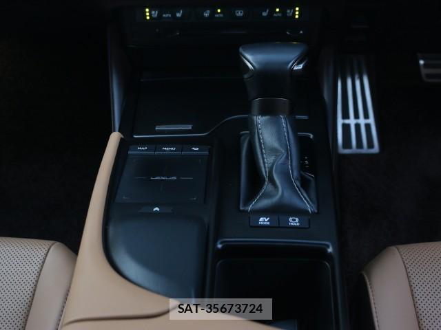 Lexus ES 2020-12 8328032-15