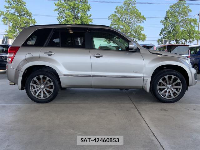 Suzuki ESCUDO 2016-06 8328608-3