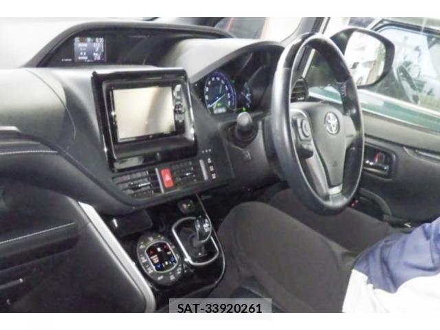 Toyota ESQUIRE 2017-09 8328647-2