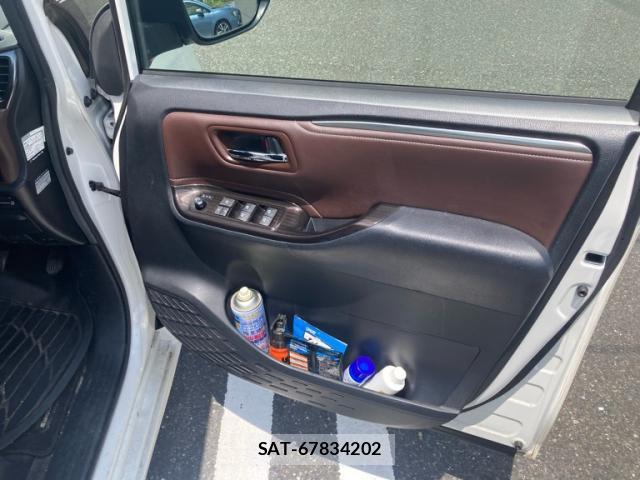 Toyota ESQUIRE 2018-11 8329359-11