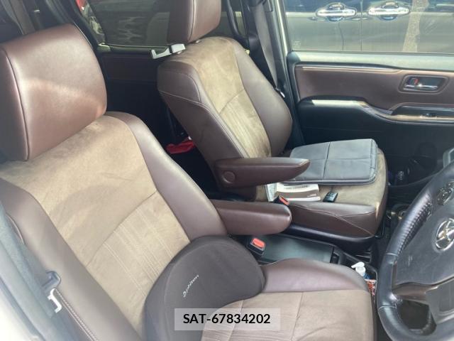 Toyota ESQUIRE 2018-11 8329359-18