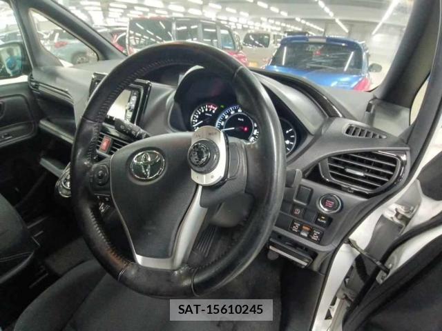 Toyota ESQUIRE 2015-11 8329887-4