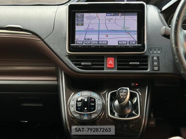 Toyota ESQUIRE 2017-08 8330000-7