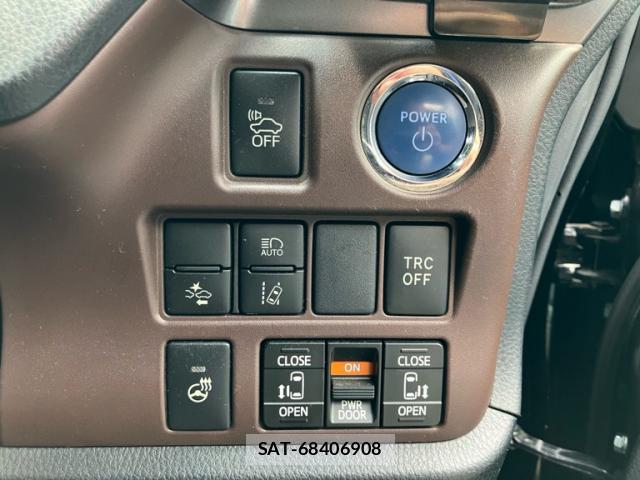 Toyota ESQUIRE 2017-08 8330166-17