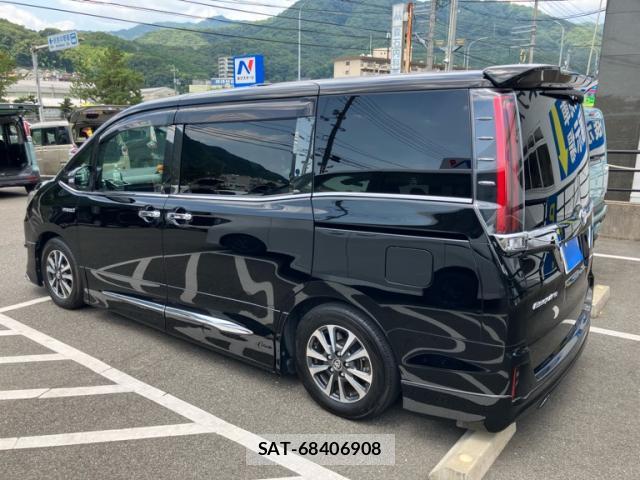 Toyota ESQUIRE 2017-08 8330166-2