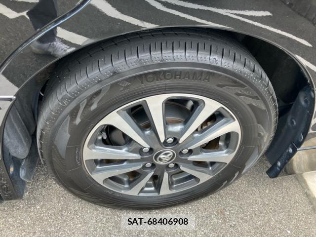 Toyota ESQUIRE 2017-08 8330166-5