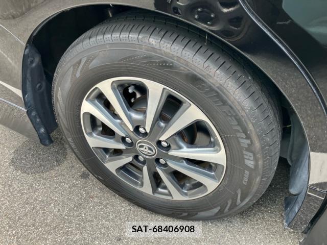 Toyota ESQUIRE 2017-08 8330166-6