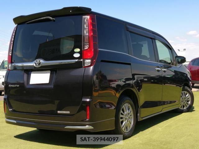 Toyota ESQUIRE 2014-12 8330311-1