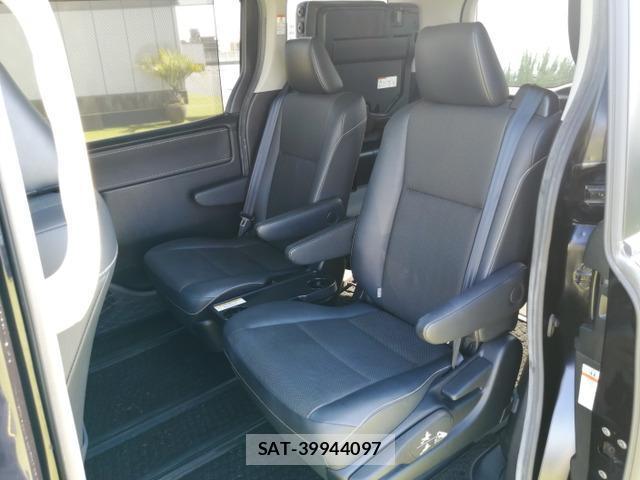 Toyota ESQUIRE 2014-12 8330311-11