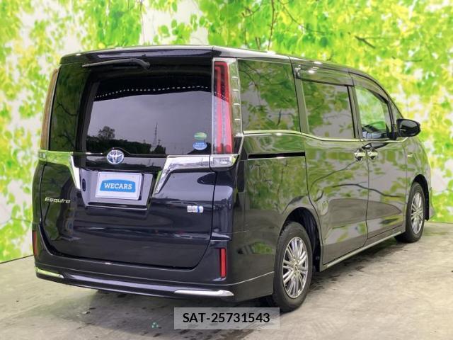 Toyota ESQUIRE 2018-07 8330591-2