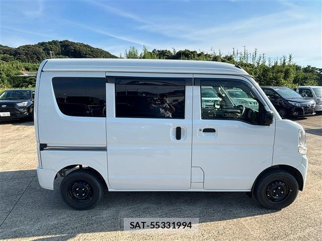Suzuki EVERY 2023-09 8278124-15