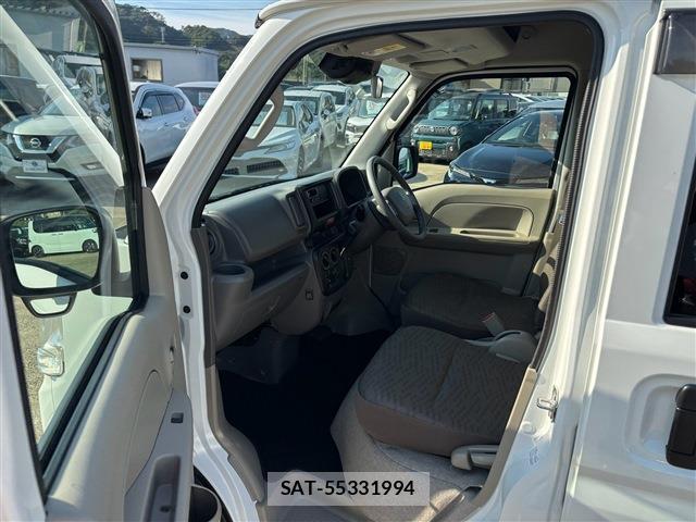 Suzuki EVERY 2023-09 8278124-3