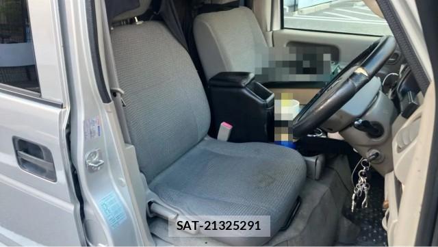 Suzuki EVERY 2015-01 8329283-5
