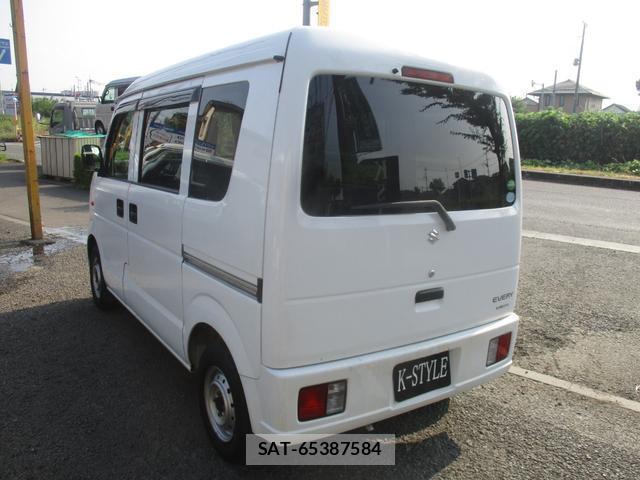 Suzuki EVERY 2014-03 8330245-1