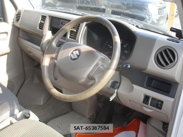 Suzuki EVERY 2014-03 8330245-2