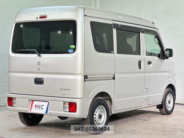 Suzuki EVERY 2020-06 8330690-12