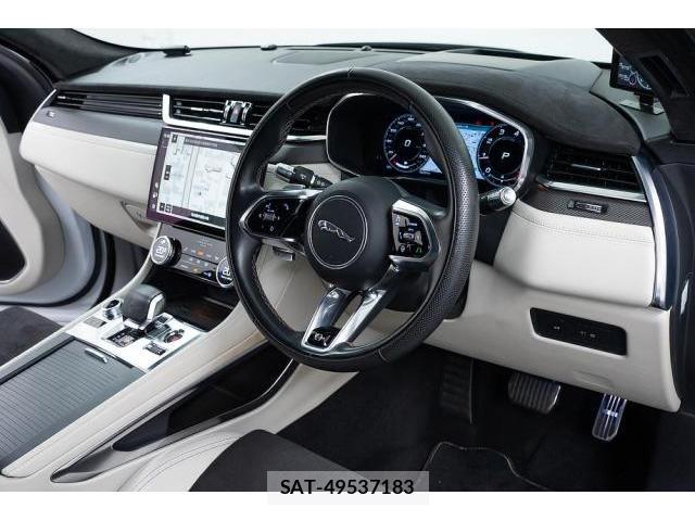 Jaguar F-PACE 2021-09 8329657-10